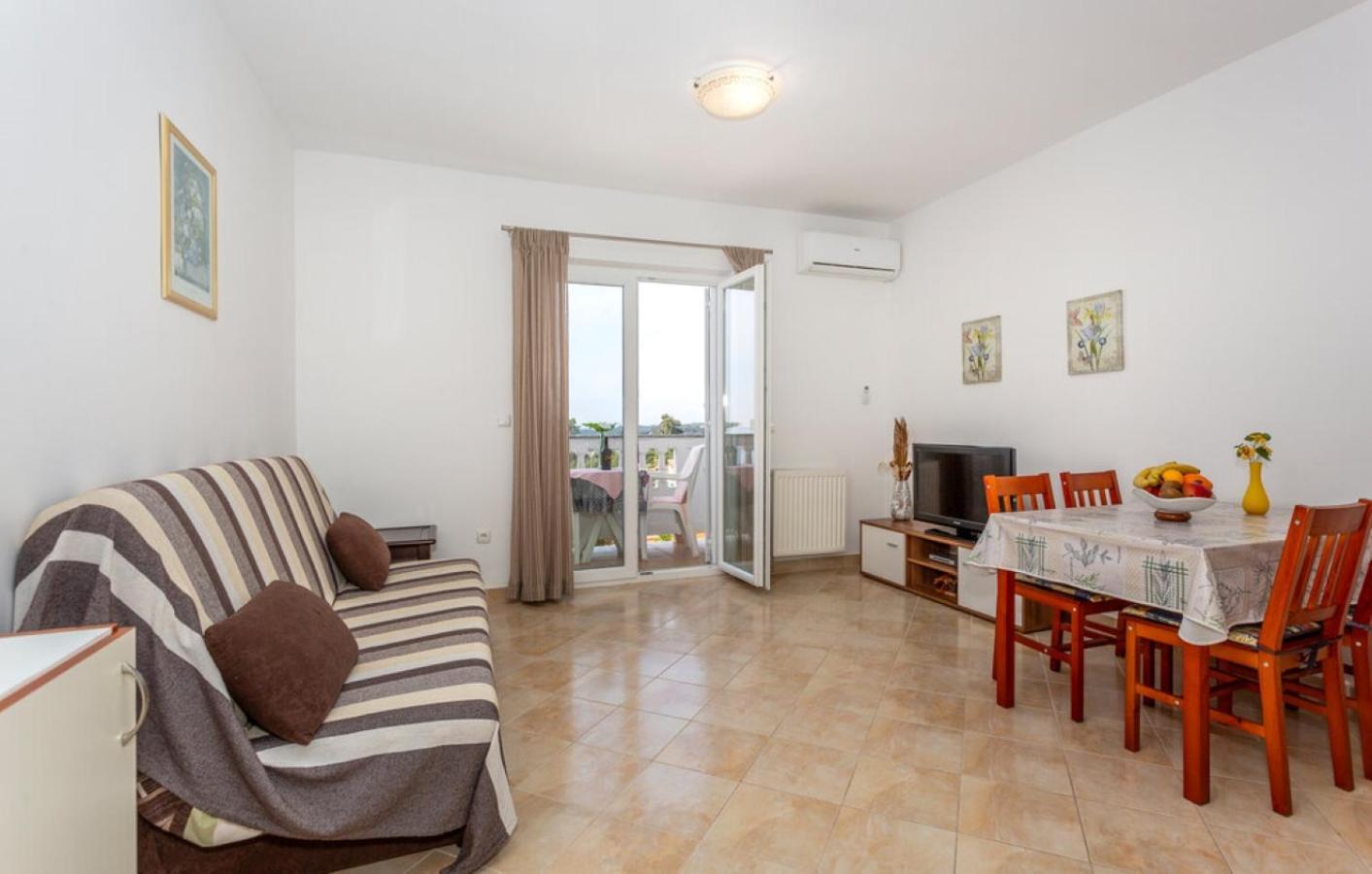 Guest House Lucija Banjol Rum bild