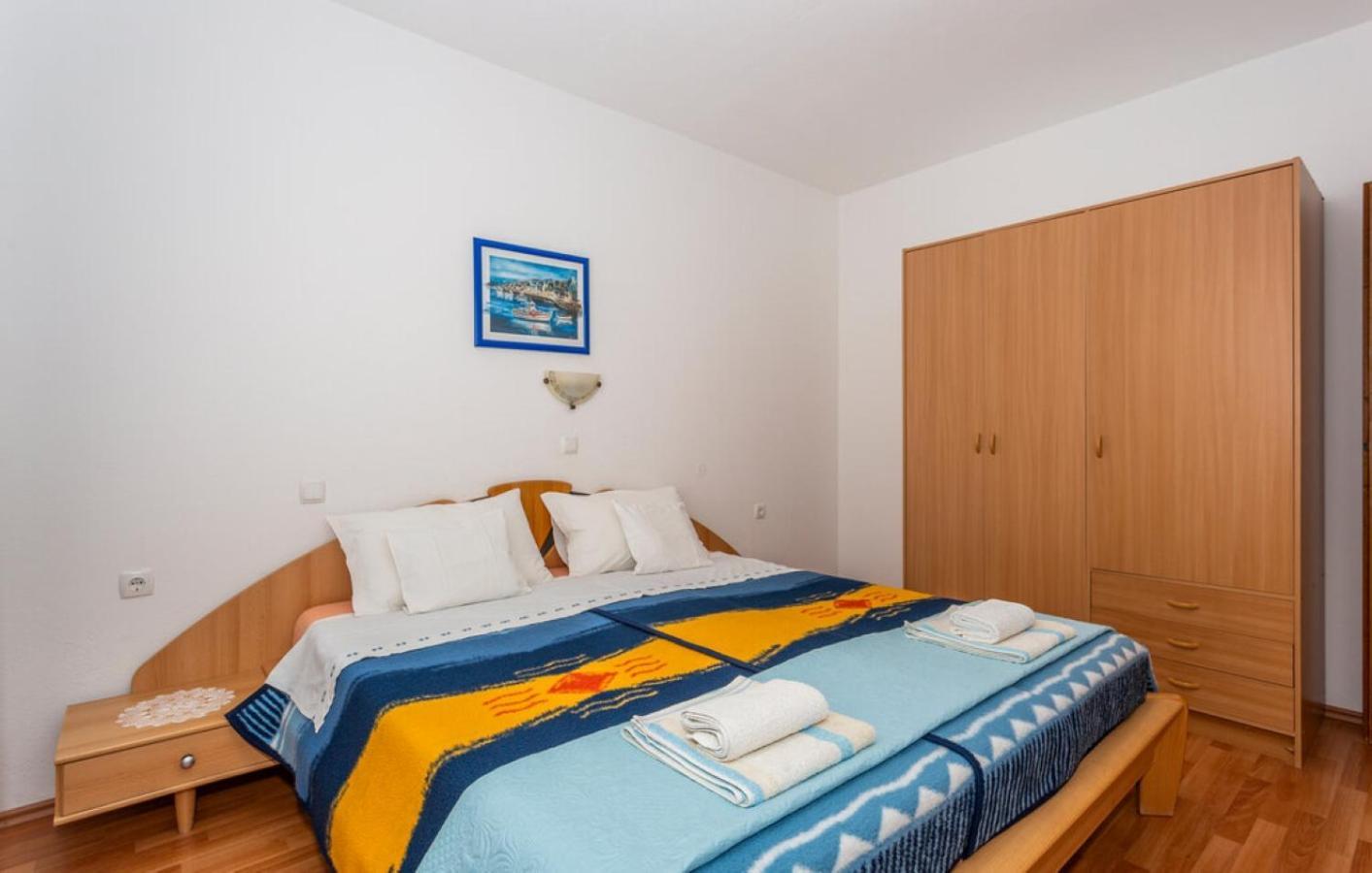 Guest House Lucija Banjol Rum bild